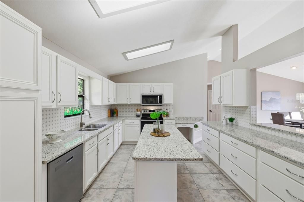 For Sale: $267,300 (3 beds, 2 baths, 1660 Square Feet)