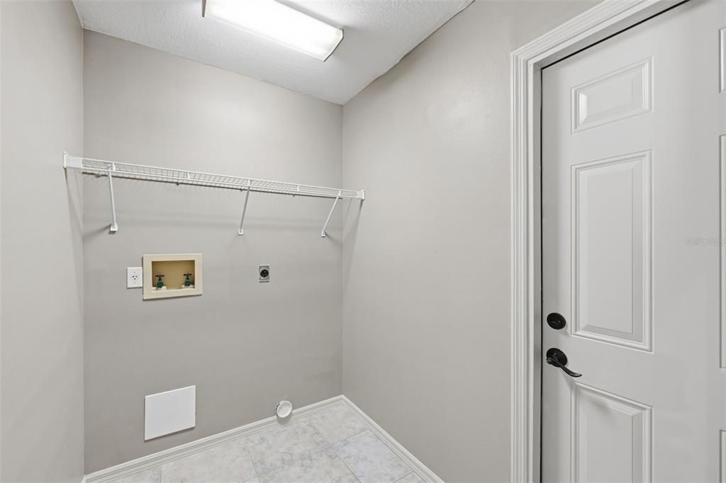 For Sale: $267,300 (3 beds, 2 baths, 1660 Square Feet)