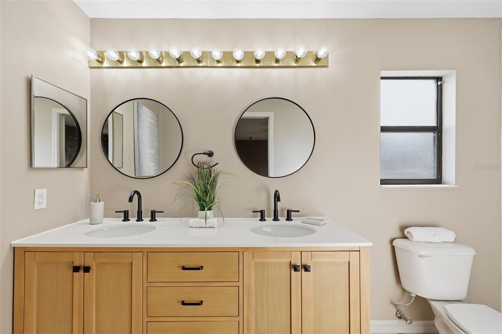 For Sale: $267,300 (3 beds, 2 baths, 1660 Square Feet)