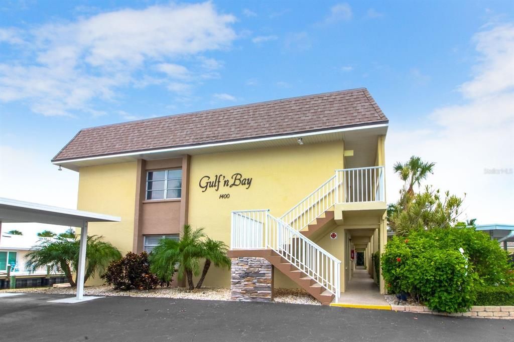 出租: $4,500 (2 贝兹, 2 浴室, 847 平方英尺)