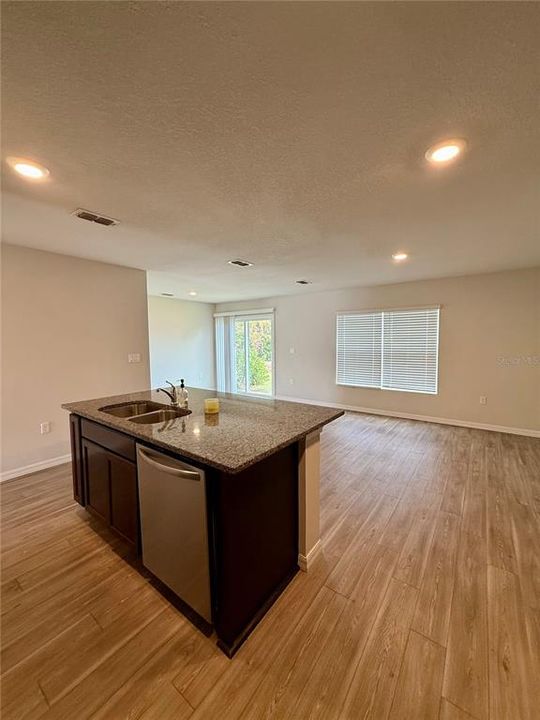 En Renta: $1,550 (2 camas, 2 baños, 978 Pies cuadrados)