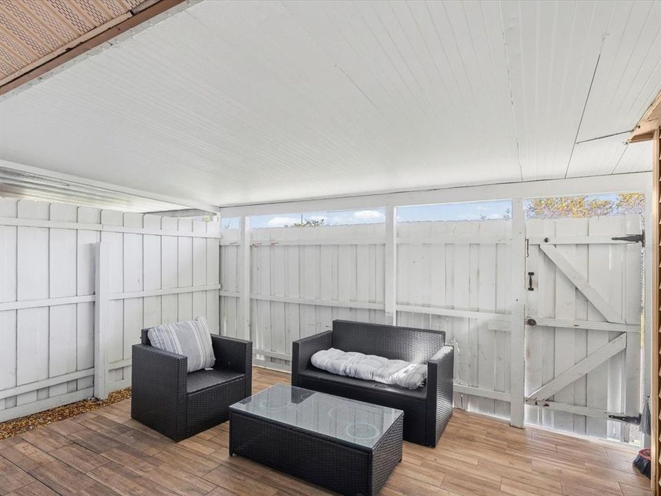 待售: $185,000 (2 贝兹, 2 浴室, 1021 平方英尺)