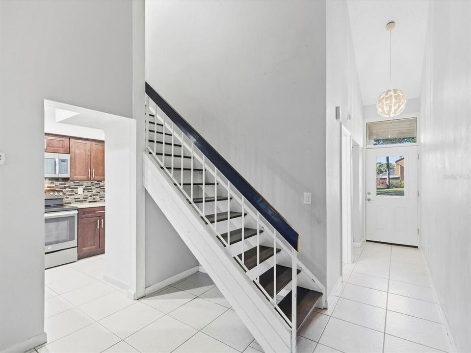 待售: $185,000 (2 贝兹, 2 浴室, 1021 平方英尺)