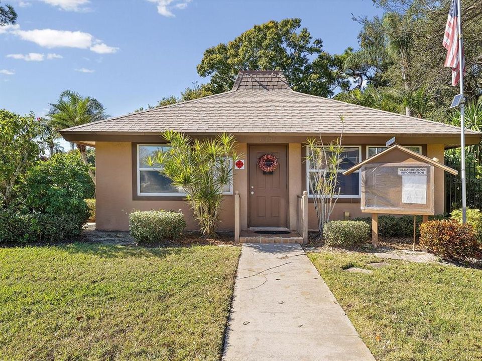 待售: $185,000 (2 贝兹, 2 浴室, 1021 平方英尺)