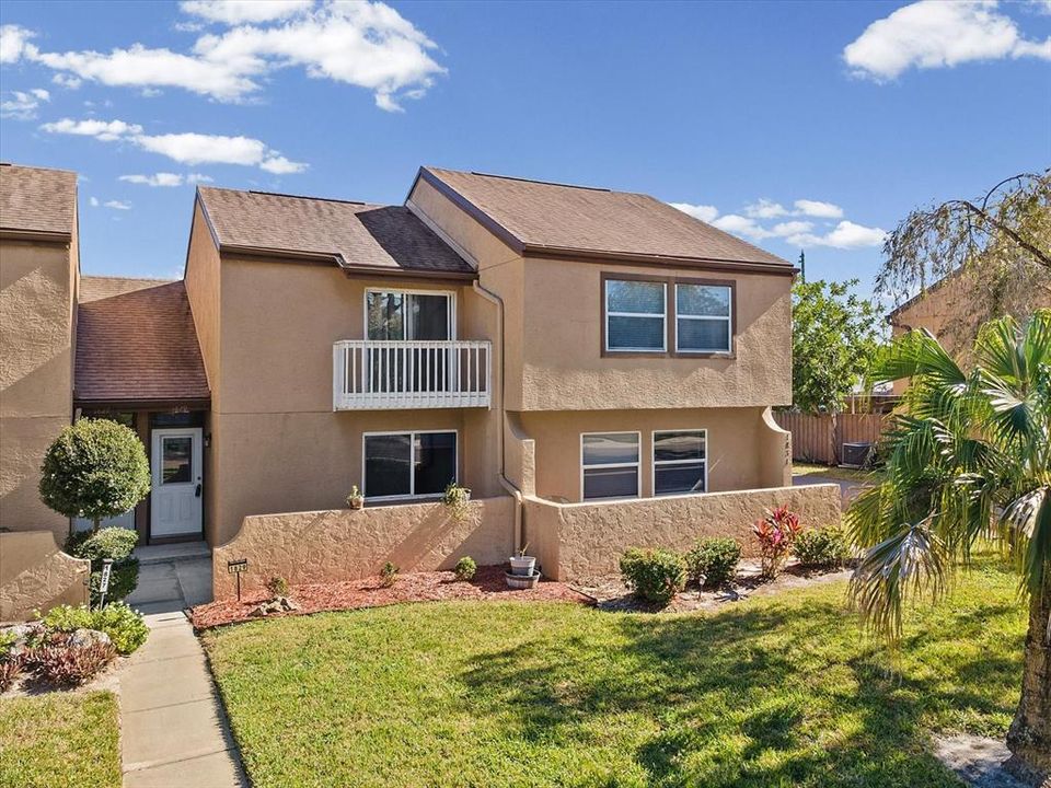 待售: $185,000 (2 贝兹, 2 浴室, 1021 平方英尺)