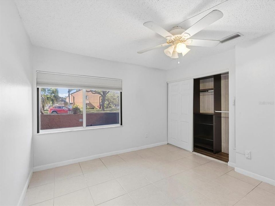 待售: $185,000 (2 贝兹, 2 浴室, 1021 平方英尺)