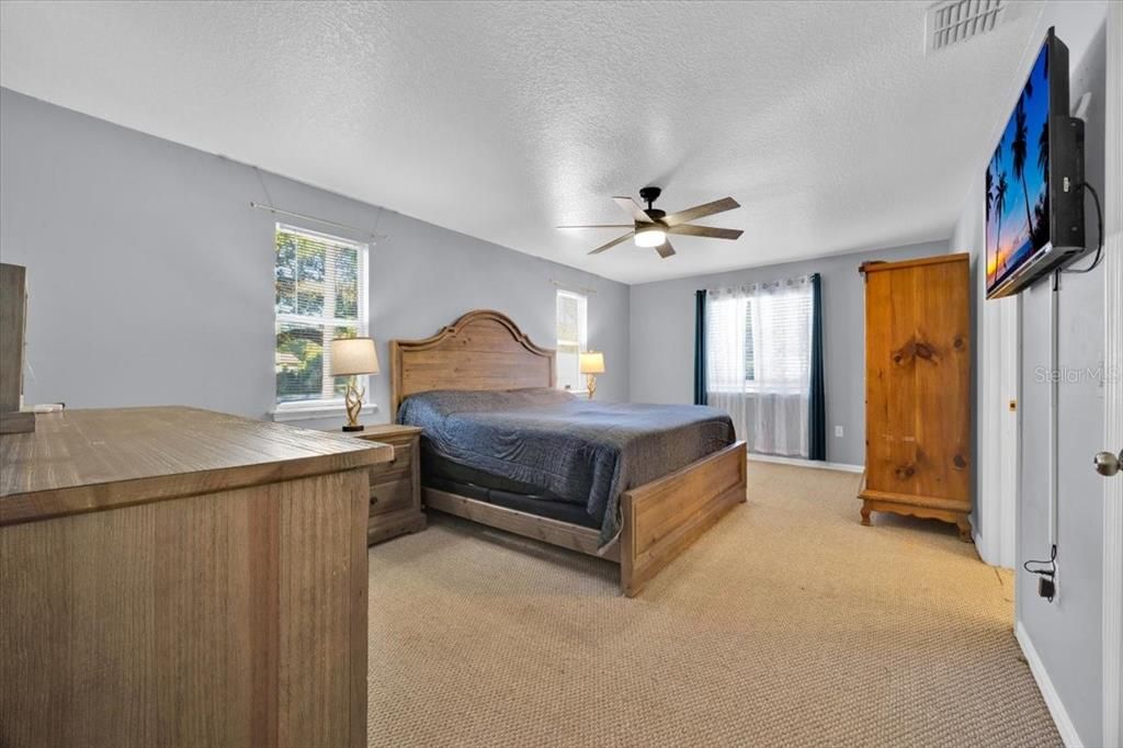 En Venta: $352,000 (3 camas, 2 baños, 1282 Pies cuadrados)