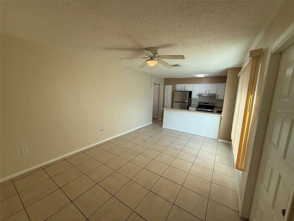 For Rent: $1,275 (1 beds, 1 baths, 550 Square Feet)