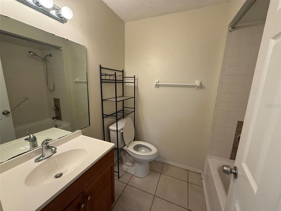 For Rent: $1,275 (1 beds, 1 baths, 550 Square Feet)