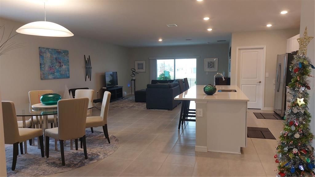 For Sale: $398,000 (4 beds, 3 baths, 2106 Square Feet)