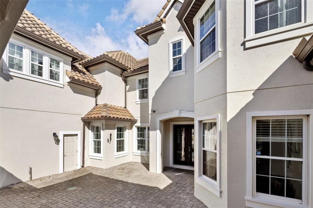 En Renta: $10,500 (5 camas, 4 baños, 4929 Pies cuadrados)