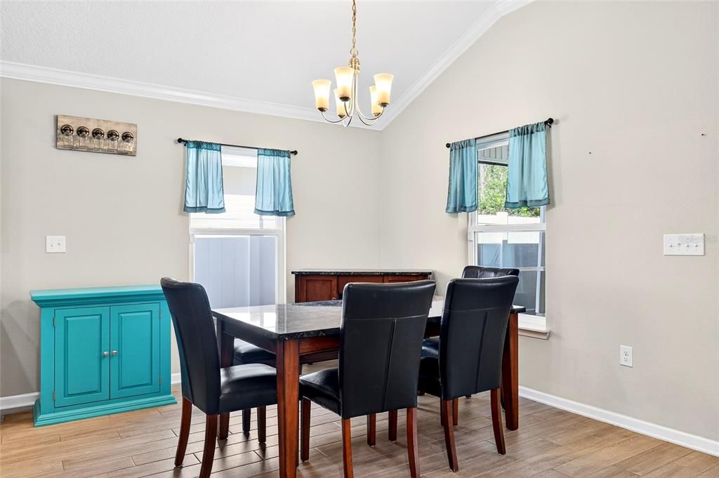 For Sale: $575,000 (4 beds, 3 baths, 2041 Square Feet)