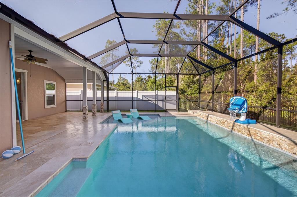 For Sale: $575,000 (4 beds, 3 baths, 2041 Square Feet)