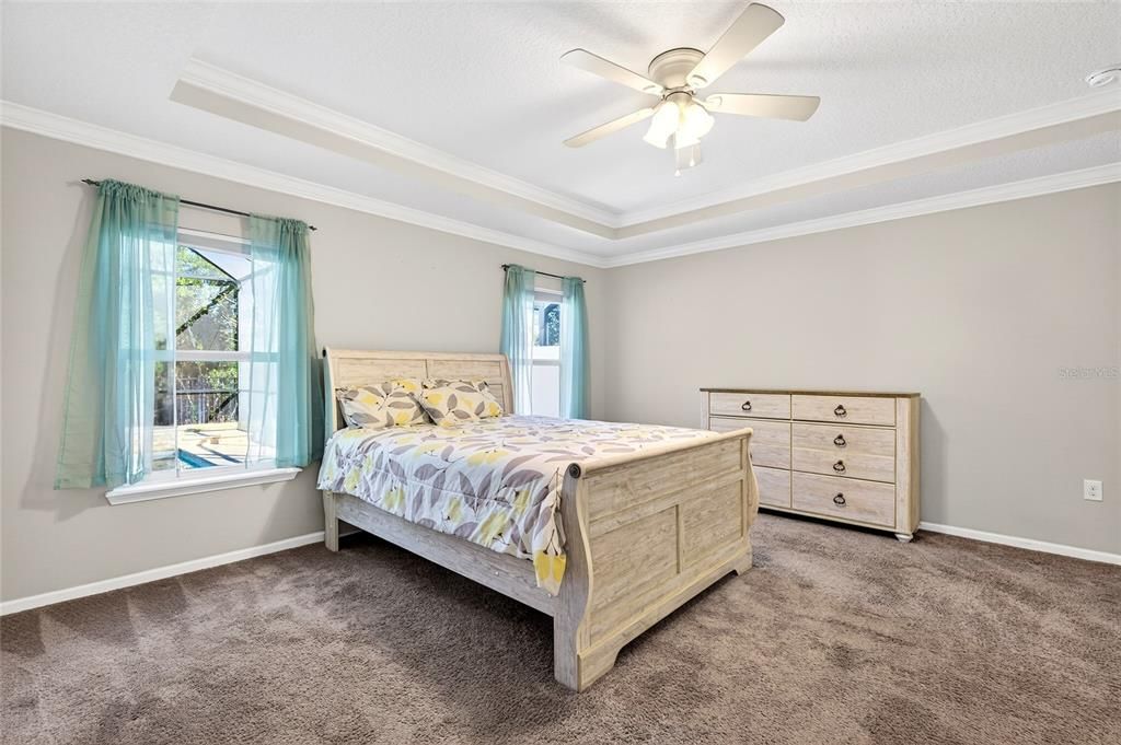 For Sale: $575,000 (4 beds, 3 baths, 2041 Square Feet)