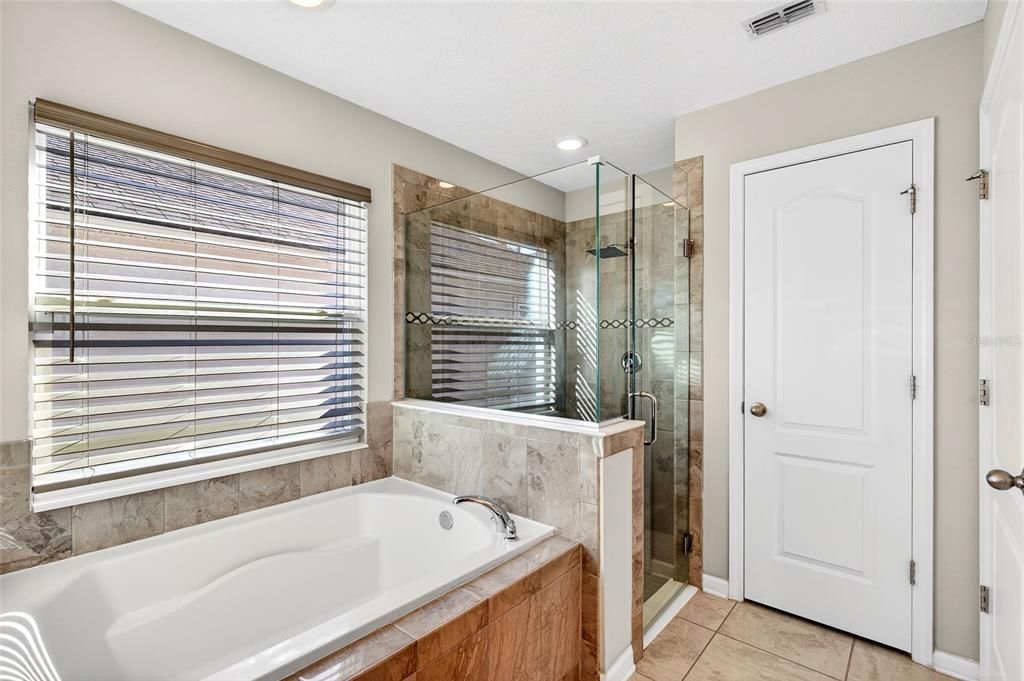 For Sale: $575,000 (4 beds, 3 baths, 2041 Square Feet)