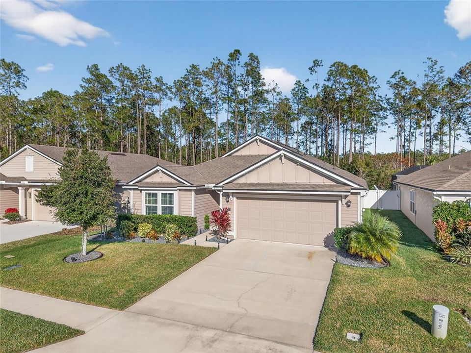 For Sale: $575,000 (4 beds, 3 baths, 2041 Square Feet)