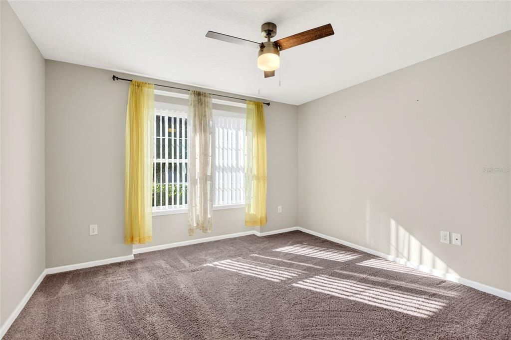 For Sale: $575,000 (4 beds, 3 baths, 2041 Square Feet)