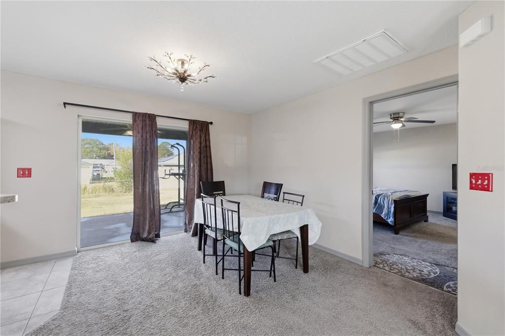 En Venta: $249,900 (3 camas, 2 baños, 1390 Pies cuadrados)