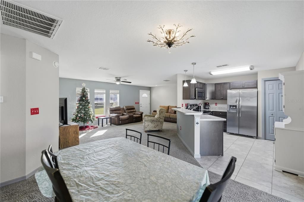 En Venta: $249,900 (3 camas, 2 baños, 1390 Pies cuadrados)