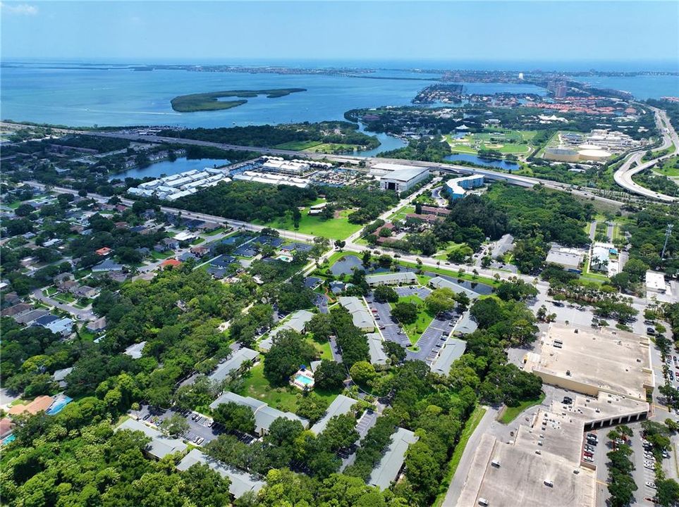 For Sale: $185,000 (2 beds, 2 baths, 910 Square Feet)