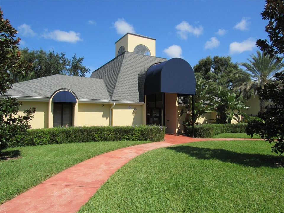 For Sale: $185,000 (2 beds, 2 baths, 910 Square Feet)