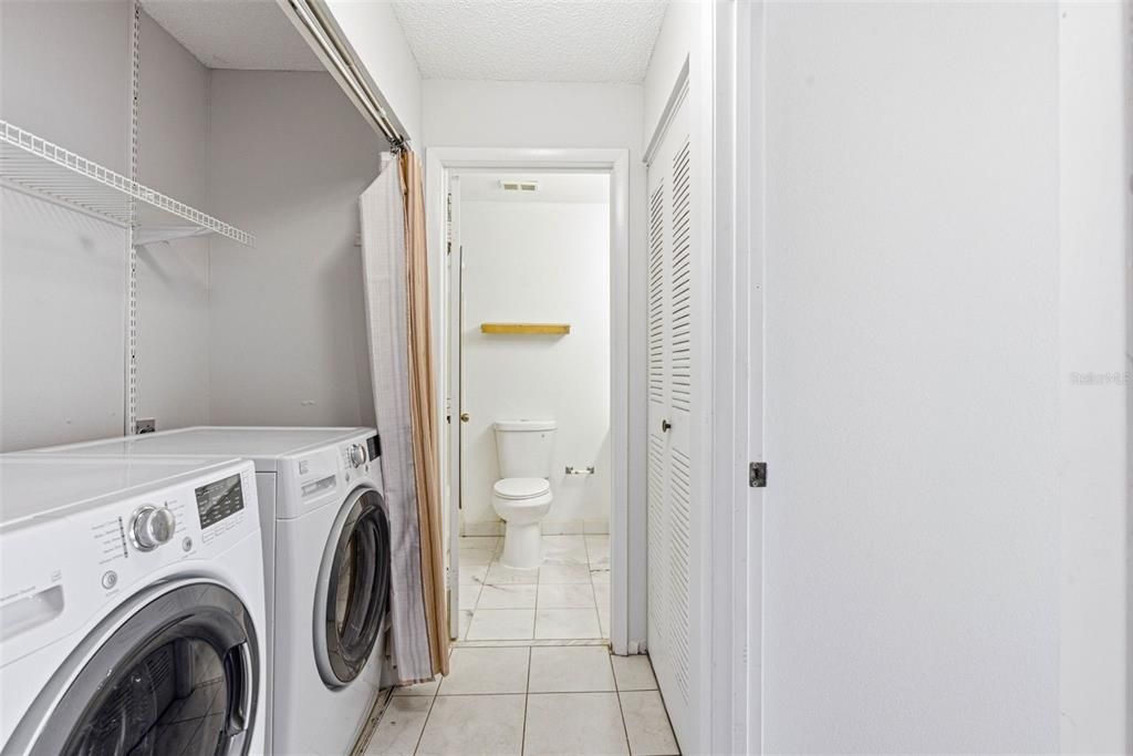 For Sale: $185,000 (2 beds, 2 baths, 910 Square Feet)