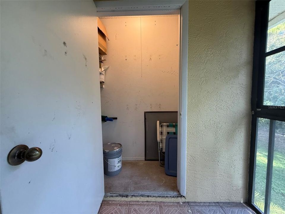 For Sale: $185,000 (2 beds, 2 baths, 910 Square Feet)