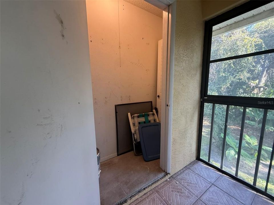 For Sale: $185,000 (2 beds, 2 baths, 910 Square Feet)