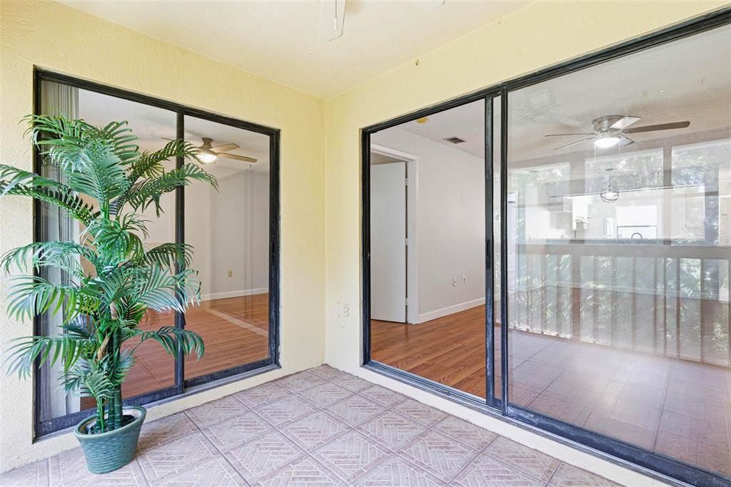 For Sale: $185,000 (2 beds, 2 baths, 910 Square Feet)