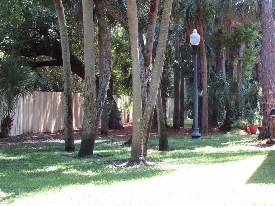 For Sale: $185,000 (2 beds, 2 baths, 910 Square Feet)