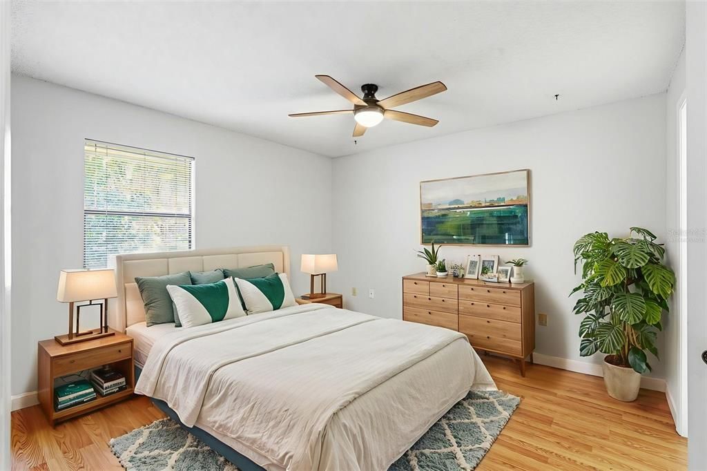 For Sale: $185,000 (2 beds, 2 baths, 910 Square Feet)