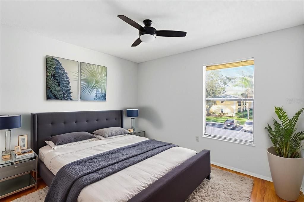 For Sale: $185,000 (2 beds, 2 baths, 910 Square Feet)