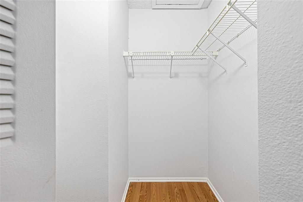 For Sale: $185,000 (2 beds, 2 baths, 910 Square Feet)