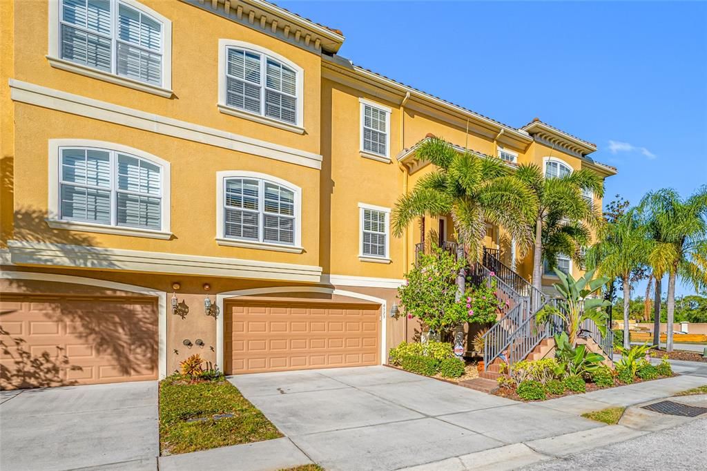 For Sale: $439,900 (3 beds, 3 baths, 2122 Square Feet)