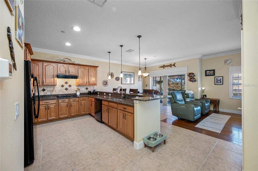 For Sale: $439,900 (3 beds, 3 baths, 2122 Square Feet)