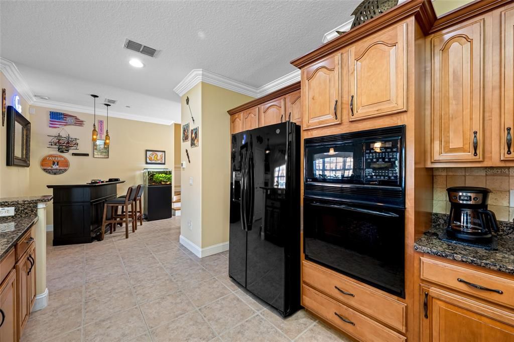 For Sale: $439,900 (3 beds, 3 baths, 2122 Square Feet)