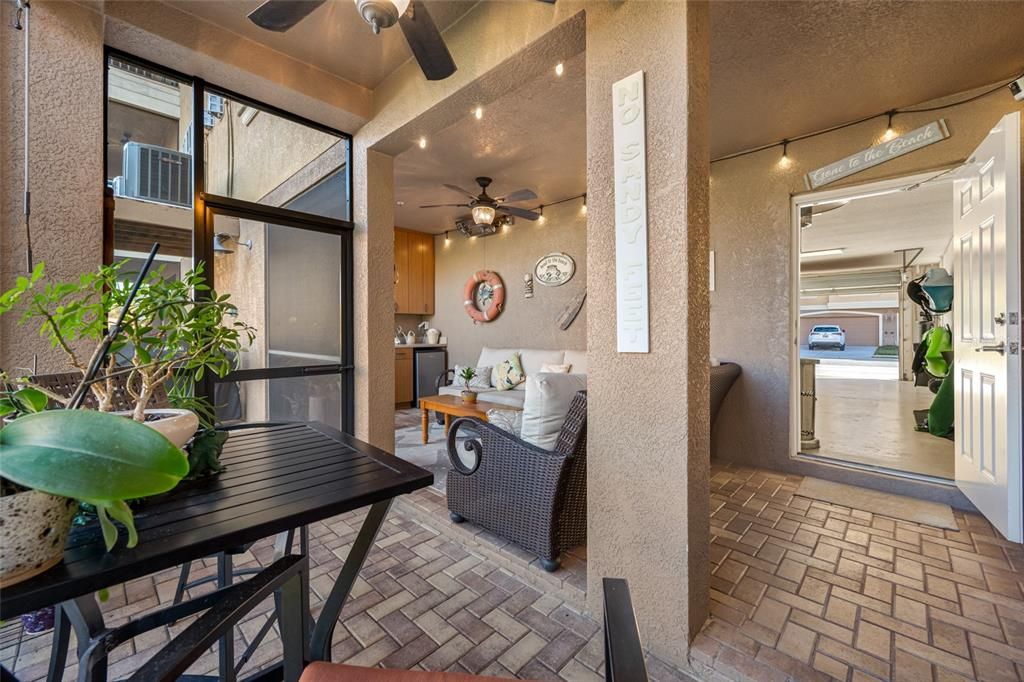 For Sale: $439,900 (3 beds, 3 baths, 2122 Square Feet)