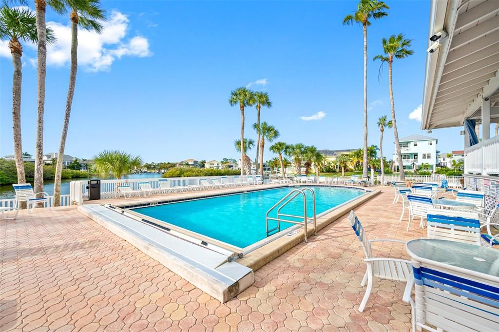 For Sale: $439,900 (3 beds, 3 baths, 2122 Square Feet)