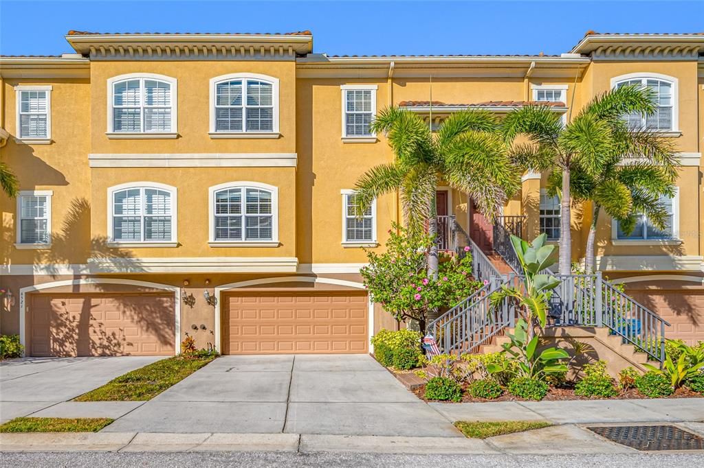 For Sale: $439,900 (3 beds, 3 baths, 2122 Square Feet)