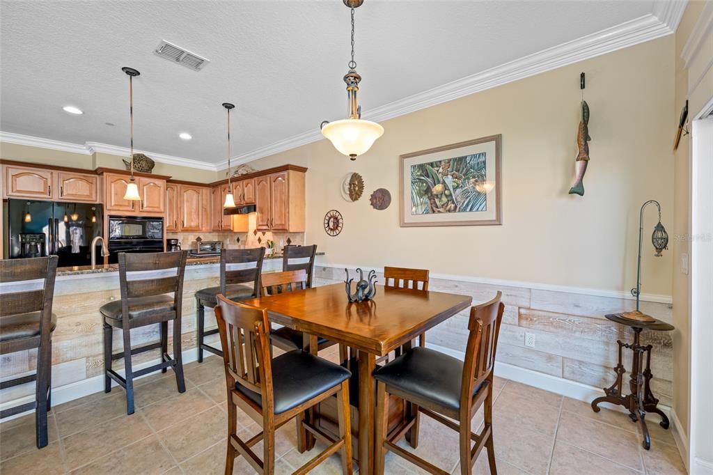 For Sale: $439,900 (3 beds, 3 baths, 2122 Square Feet)