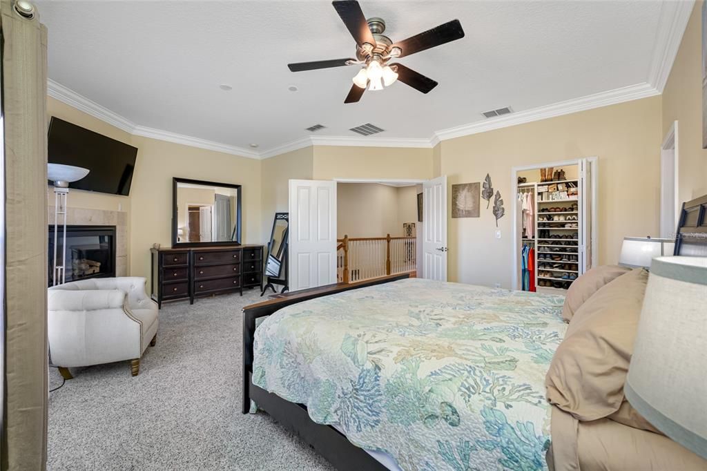 For Sale: $439,900 (3 beds, 3 baths, 2122 Square Feet)