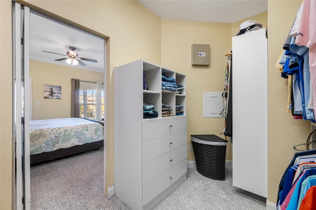 For Sale: $439,900 (3 beds, 3 baths, 2122 Square Feet)