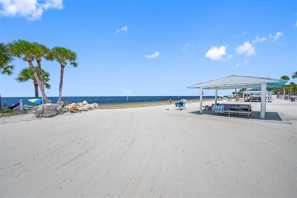 For Sale: $439,900 (3 beds, 3 baths, 2122 Square Feet)