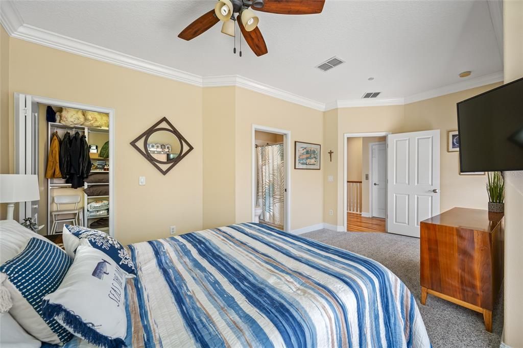 For Sale: $439,900 (3 beds, 3 baths, 2122 Square Feet)