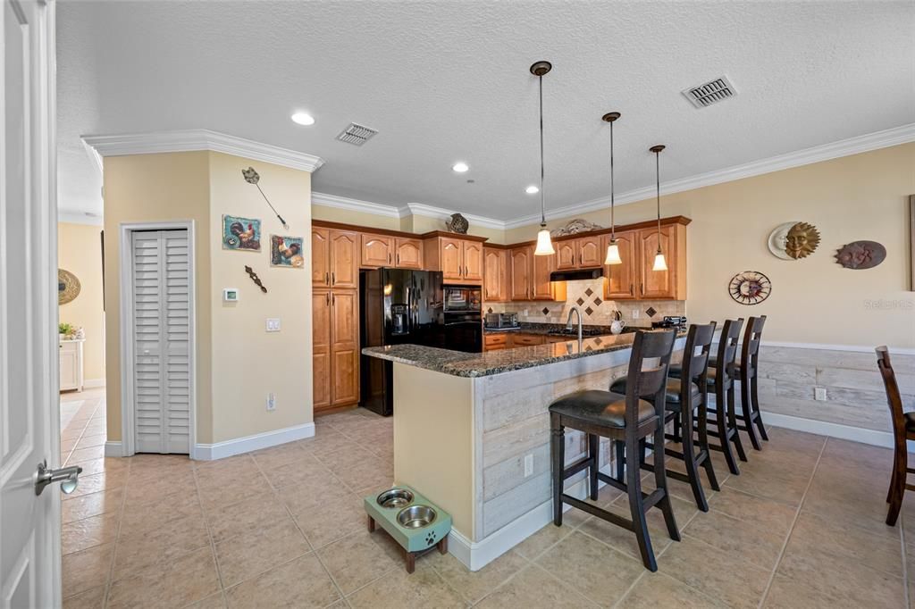 For Sale: $439,900 (3 beds, 3 baths, 2122 Square Feet)