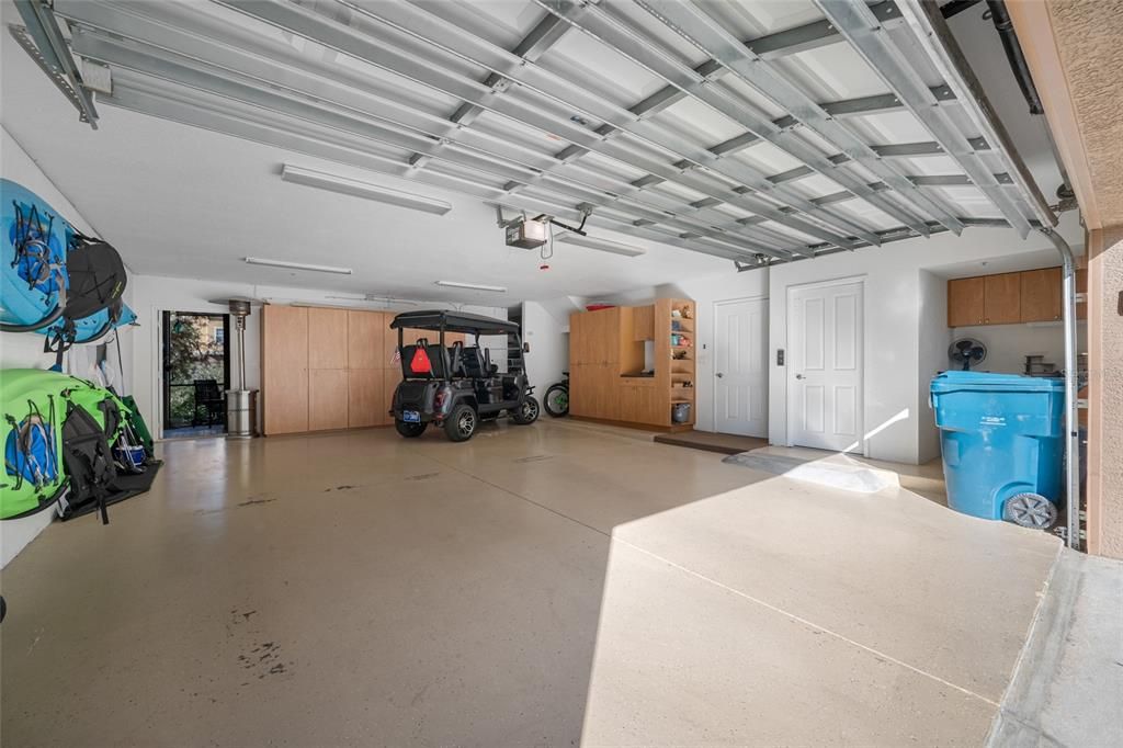 For Sale: $439,900 (3 beds, 3 baths, 2122 Square Feet)