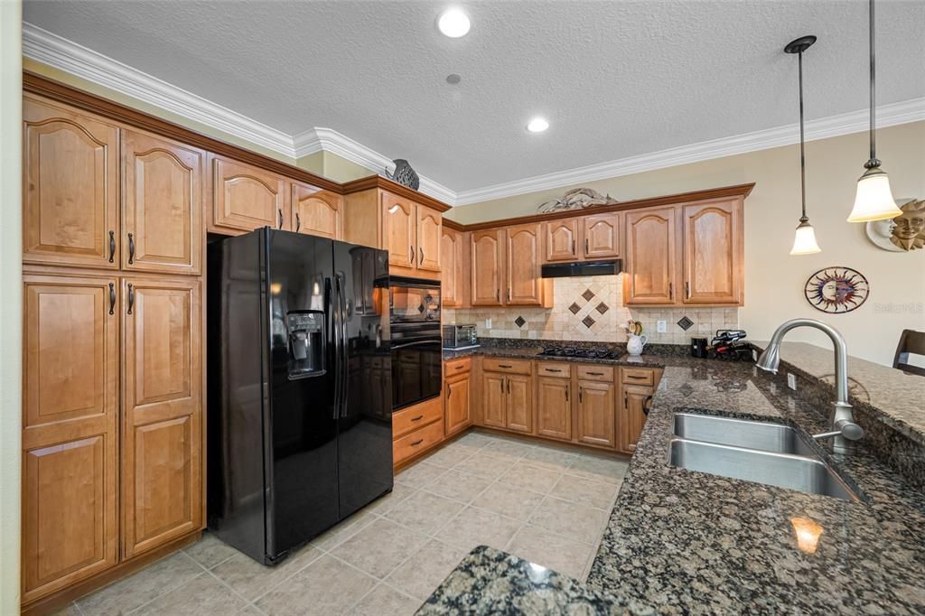 For Sale: $439,900 (3 beds, 3 baths, 2122 Square Feet)