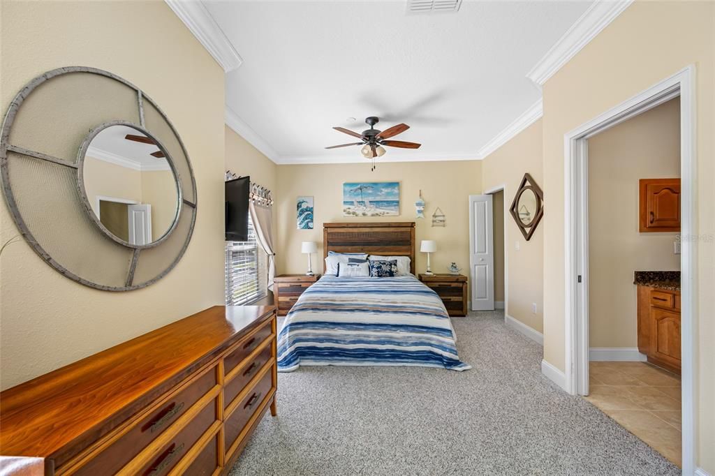 For Sale: $439,900 (3 beds, 3 baths, 2122 Square Feet)