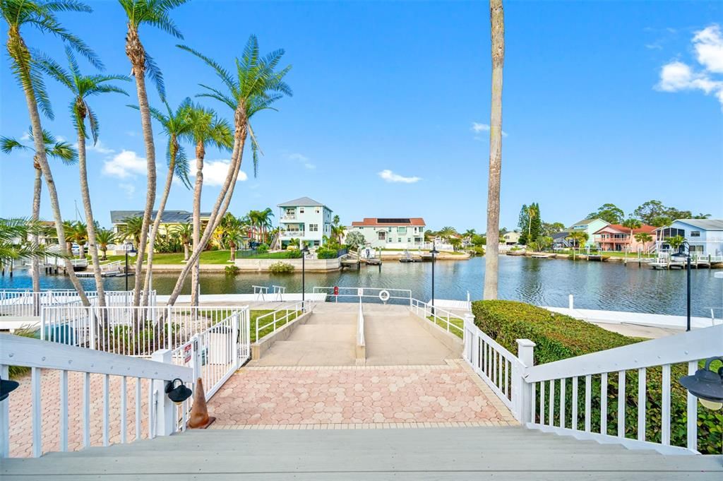 For Sale: $439,900 (3 beds, 3 baths, 2122 Square Feet)