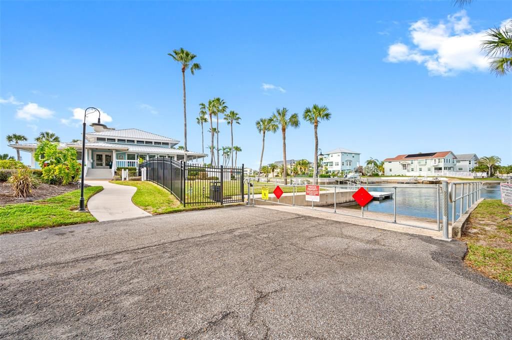 For Sale: $439,900 (3 beds, 3 baths, 2122 Square Feet)